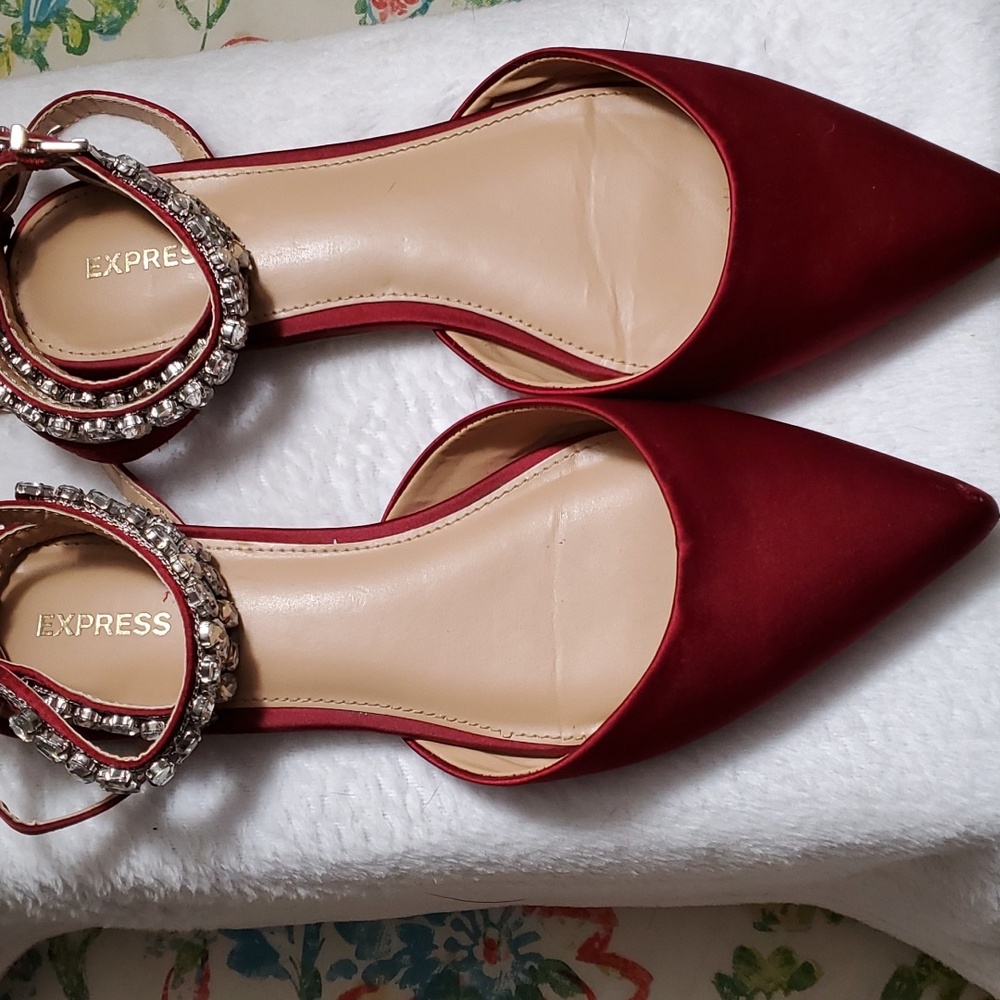 Express size 9 Burgandy